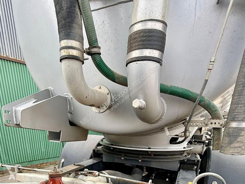Gödselspridning   Garant TAV 28 mit Jurop-Pumpe