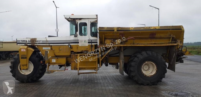 نثر  Samojezdny rozsiewacz nawozów TERRA GATOR...