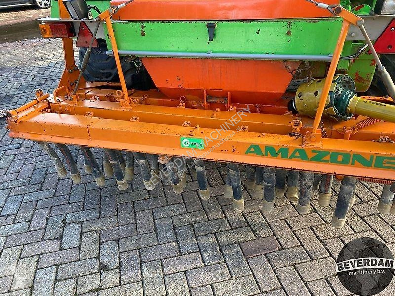 Amazone Rotina 8000 B crop dusting