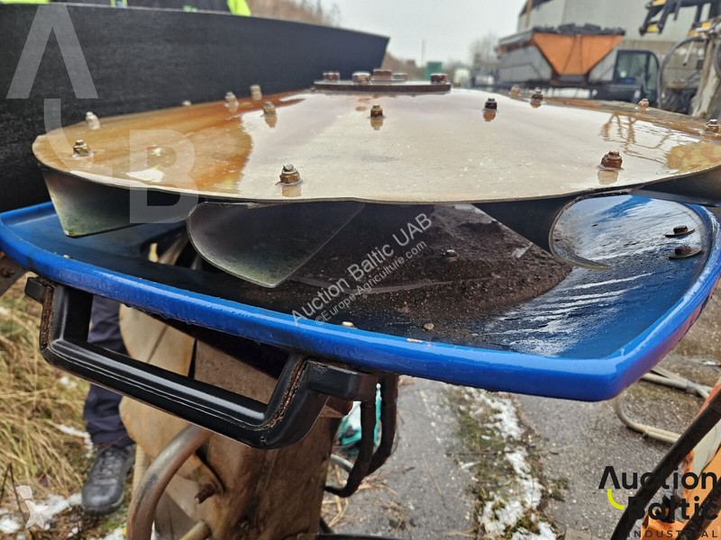 Gödselspridning  screw spreader