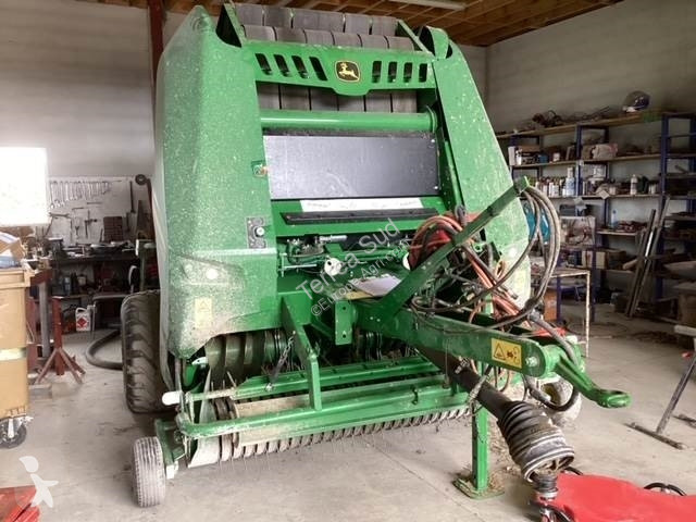 Henificación John Deere V451M