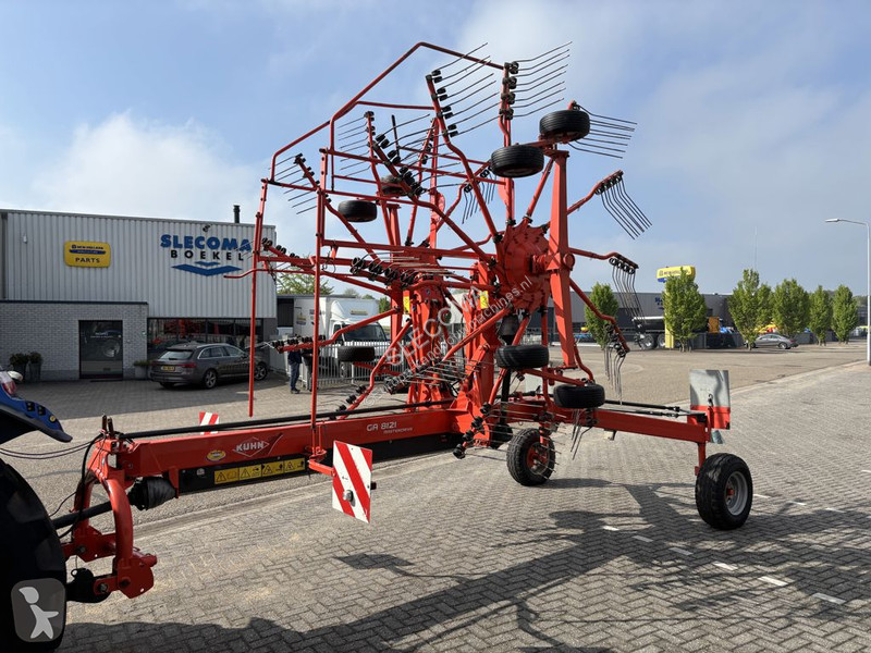 Henificación Kuhn 8121 Cirkelhark