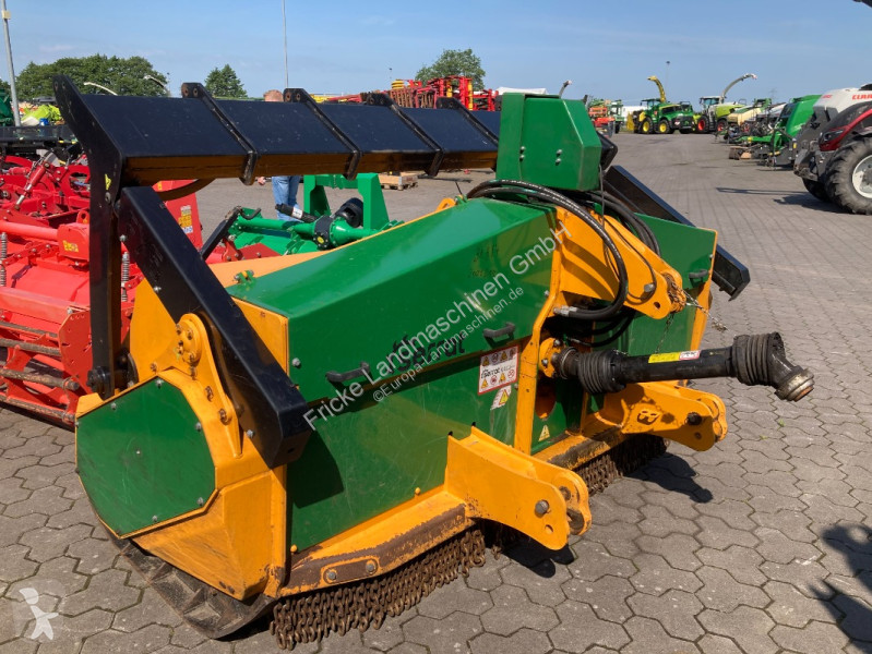 Fenaison Serrat FX-5 T-2500 Forstmulcher