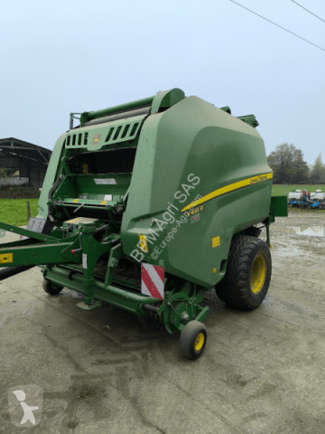 John Deere Round baler