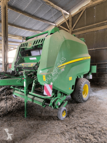 John Deere Round baler