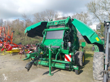 John Deere Round baler