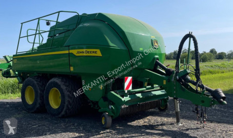 John Deere medium density square baler