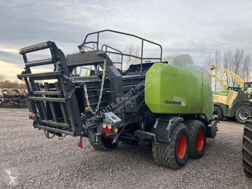 Presse à balles carrées moyenne densité Claas