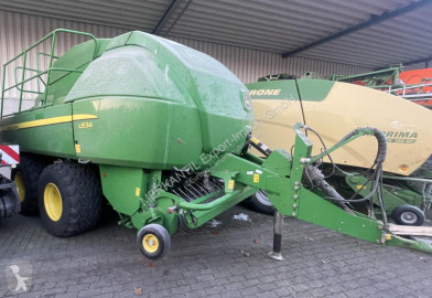 Presse à balles carrées moyenne densité John Deere