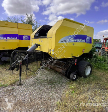Прес-підбирач рулонний New Holland