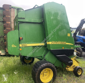 Presse à balles rondes à chambre variable John Deere