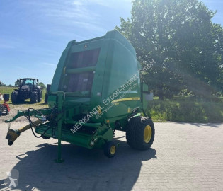 John Deere 864