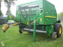 Press med runda balar John Deere F440E