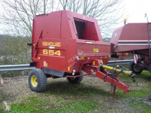 Presse à balles rondes New Holland 654