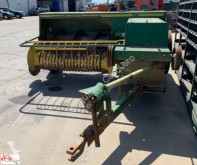 Henificación empacadora de pacas cuadradas John Deere 336