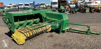 Henificación empacadora de pacas cuadradas John Deere 342