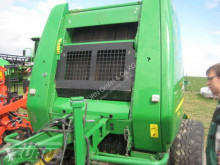 Presse à balles rondes John Deere 854