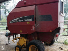 Presse à balles rondes New Holland BR 750