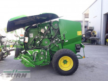 Presse à balles rondes John Deere F441R
