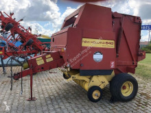 Presse à balles rondes New Holland BR 640