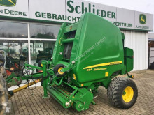 Presse à balles rondes John Deere 854