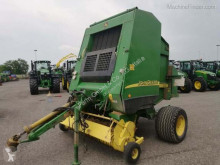 Pressa per balle tonde usato John Deere