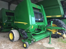 Yuvarlak balya presi John Deere