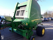 Presse à balles rondes John Deere