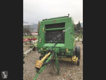 Yuvarlak balya presi John Deere