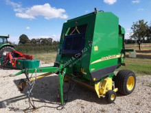 Presse à balles rondes John Deere