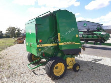 Presse à balles rondes John Deere