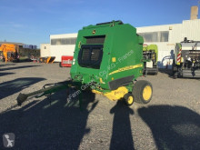 John Deere Press med runda balar begagnad