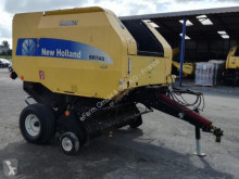 Presse à balles rondes New Holland