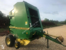 Atadeira de fardos redondos John Deere