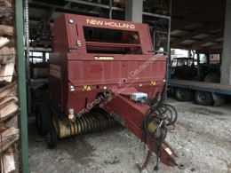 Presse à balles rondes New Holland