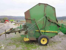 Presse à balles rondes John Deere