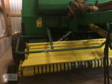 Presse à balles carrées haute densité John Deere 592