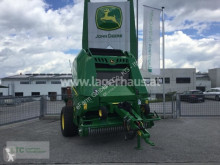 John Deere Pressa per balle tonde usato