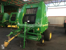 Pressa per balle tonde usato John Deere