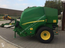 Presse à balles rondes John Deere