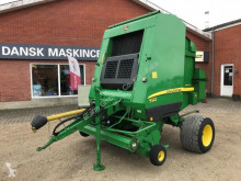 John Deere Pressa per balle tonde usato