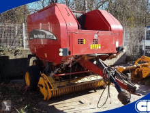 Presse à balles rondes New Holland