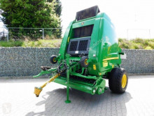 Presse à balles rondes John Deere