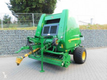 Presse à balles rondes John Deere