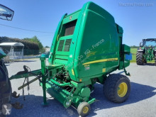Presse à balles rondes John Deere