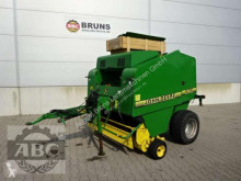 Presse à balles rondes John Deere 575 RBP
