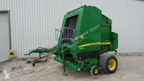 Presse à balles rondes John Deere 592 Hi-Flow