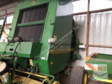 Henificación empacadora de pacas cuadradas John Deere 590