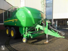 John Deere Round baler