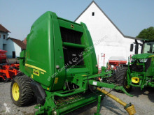John Deere Press med runda balar begagnad